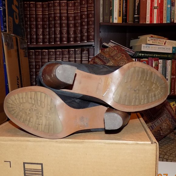 Clarks vegan boots - Picture 3 of 11